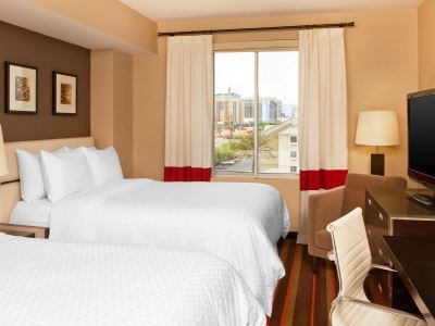 Doubletree By Hilton East Flamingo 4*
