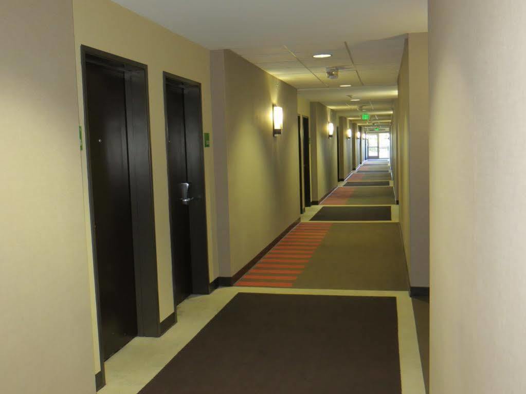 Doubletree By Hilton East Flamingo Hotel 4*